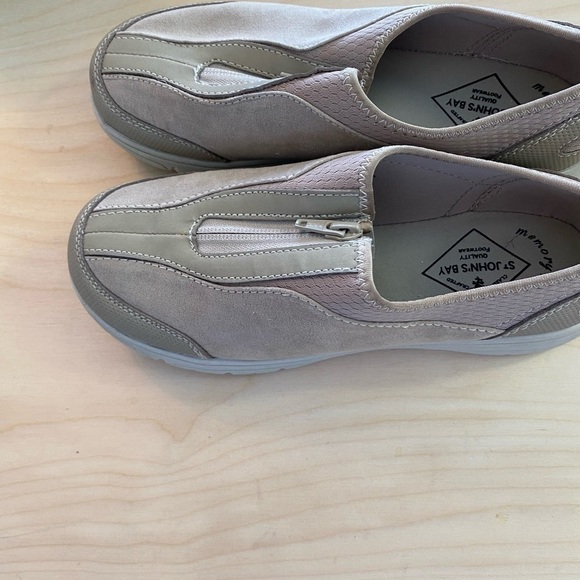 St. John’s Bay Slide On Sneaker size 7 1/2 M (U) - Picture 8 of 9
